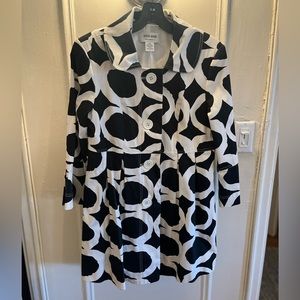 Skirtin Around (New Canaan, CT) spring black & white cotton Spring coat